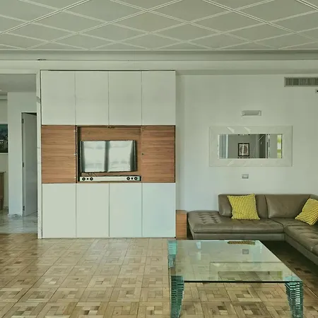 4 Bedrooms Апартаменты