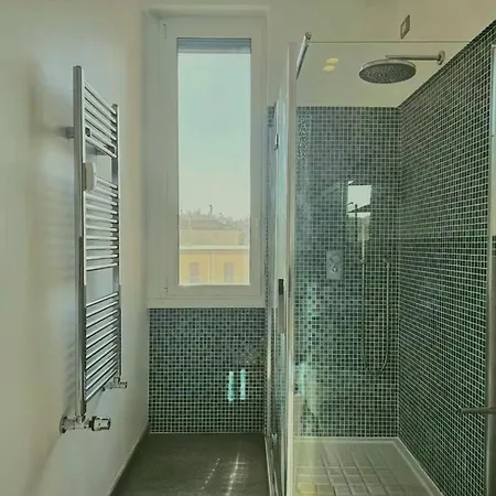 4 Bedrooms *
